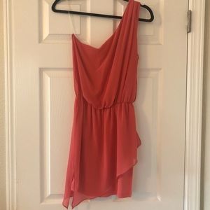 Coral off the shoulder 2B BeBe dress 💗